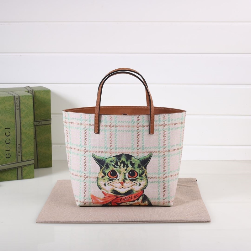 G*u*i shopping bags